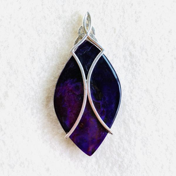 Sugilite pendant picture