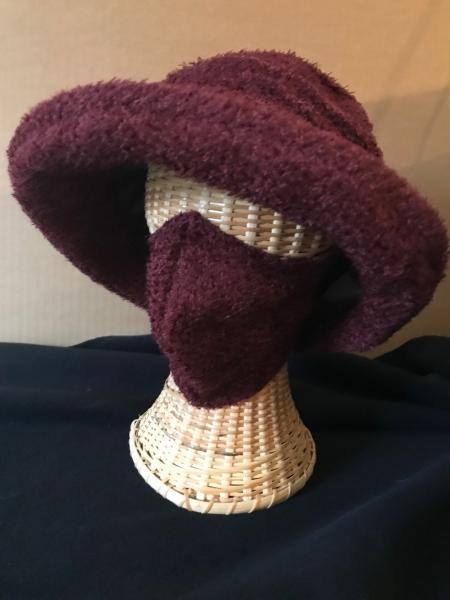 Burgundy brimmed hat picture