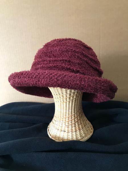 Burgundy brimmed hat picture