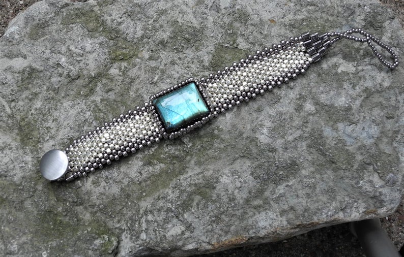 Hand Woven Labradorite Cabochon Bracelet - Silver Galvanized n