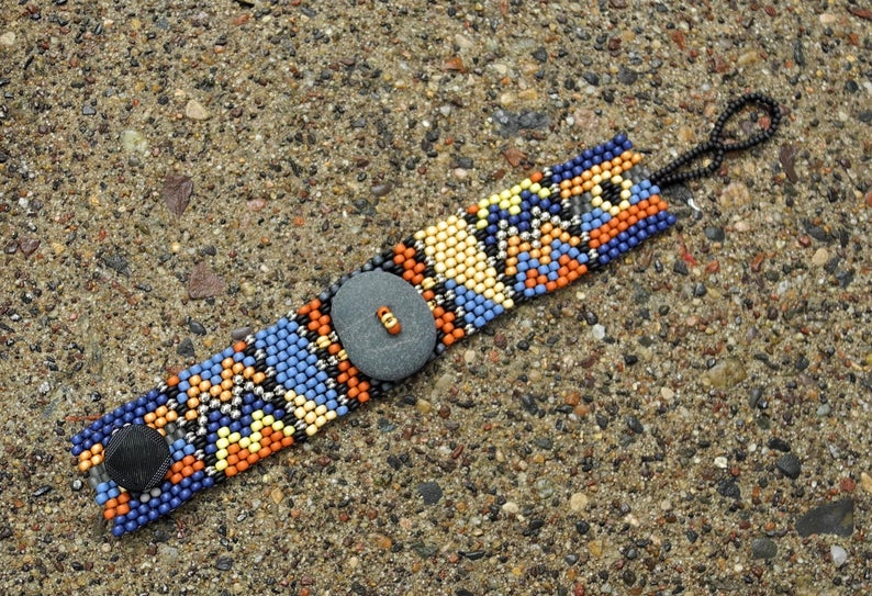 Beach Stone Pendant Tapestry Bracelet - Southwest Style