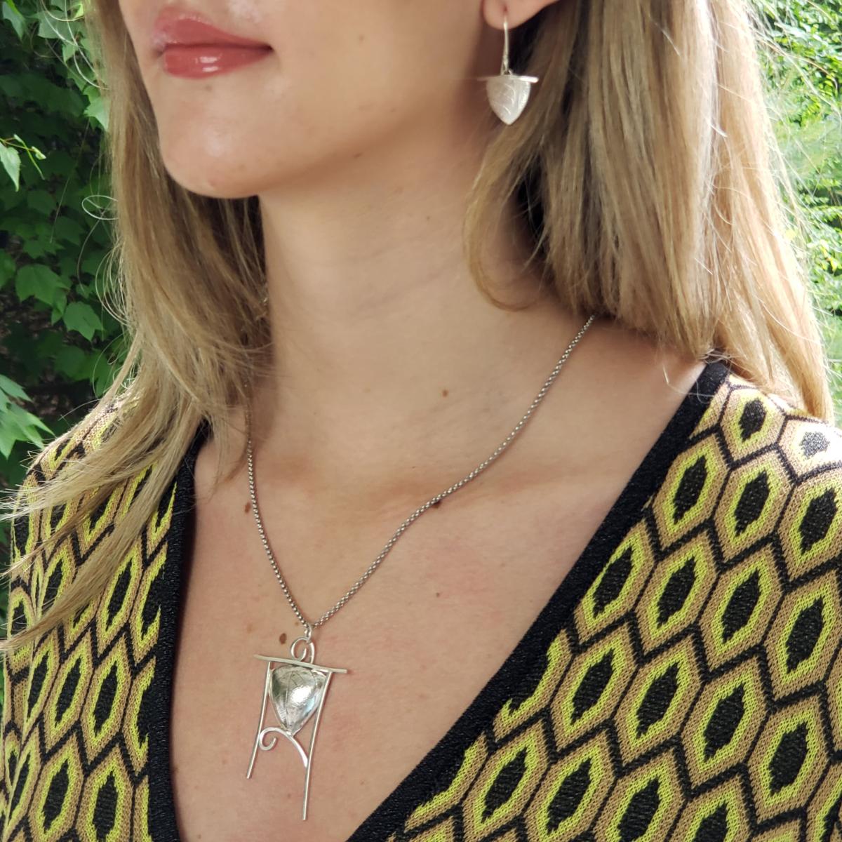 PD.06 Leaf Texture Asian Style Shield/Swirl Top Pendant picture