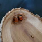 Black, topaz ribbed earring