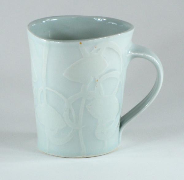 Triangular Water Etched Mug picture