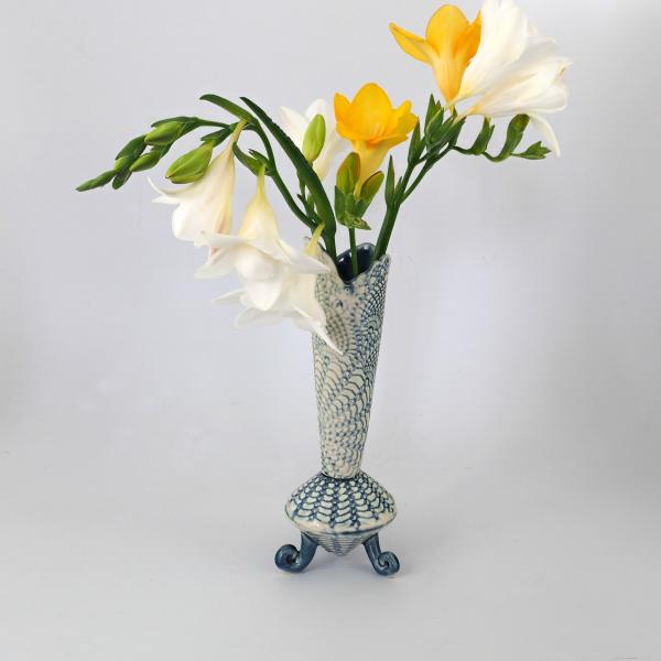 Funky Tripod Vase picture