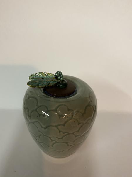 Two Feathers on the Clouds, Celadon jar