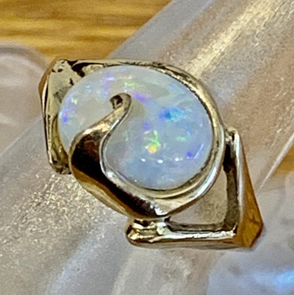 Opal  AA grade opal ring 14kt yellow gold picture