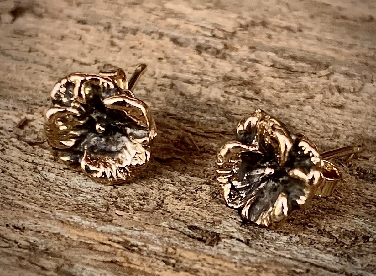 Flower Earrings post 14kt yellow gold picture