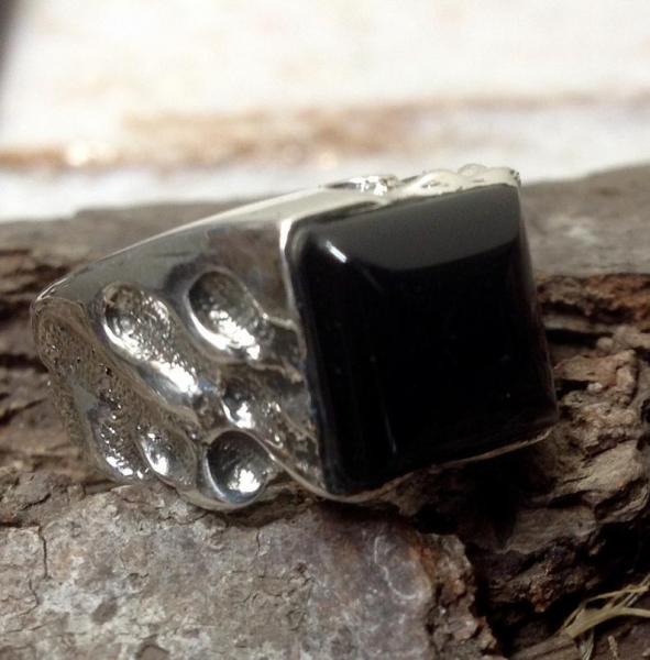 Onyx and silver gents ring picture