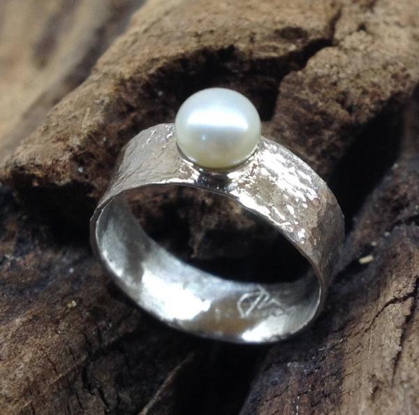 Pearl Ring concave Band Design Sterling Silver picture