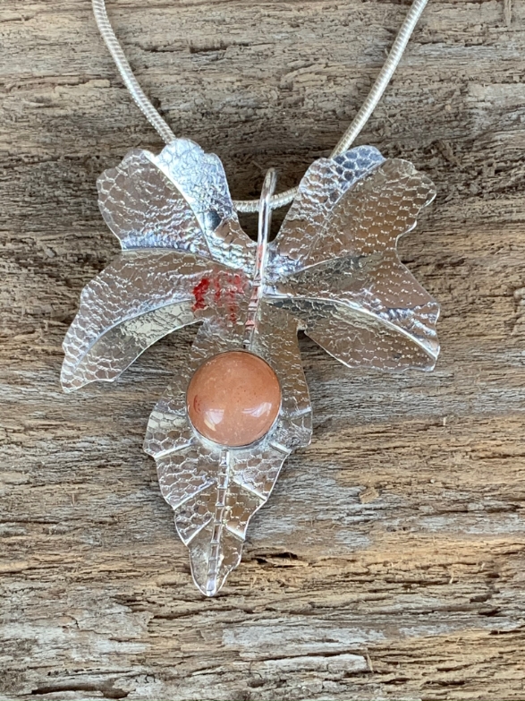 Grape leaf Pendant with a Oregon Sun Stone