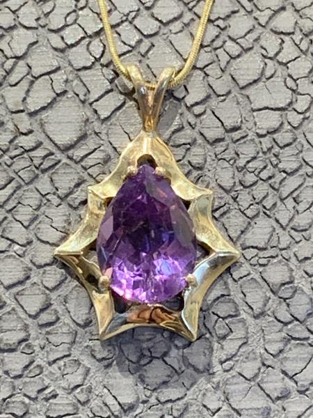 Amethyst Pendant set in 14kt Yellow Gold