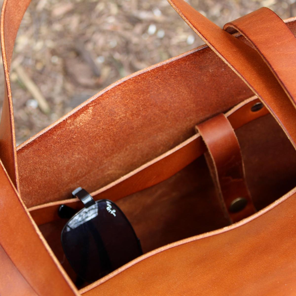 Mason Tote - Saddle picture