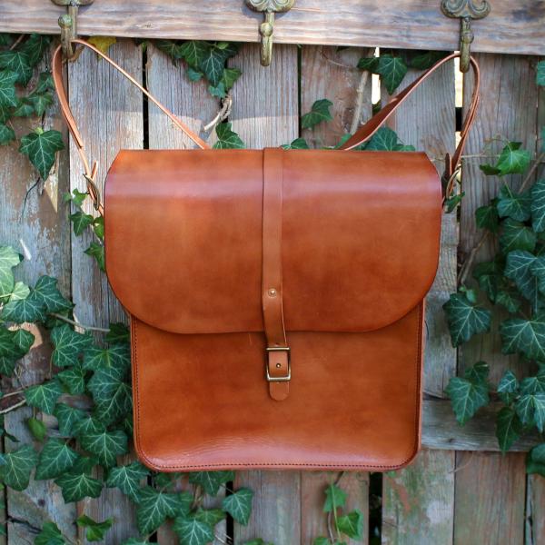 Daveiss Satchel - Saddle picture