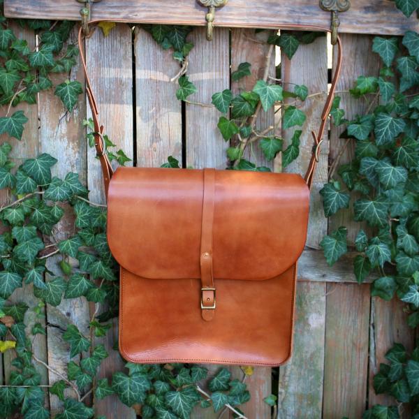 Daveiss Satchel - Saddle