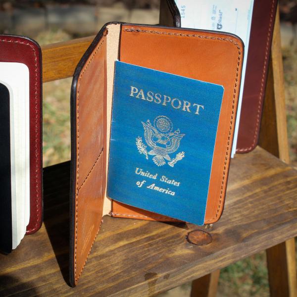 Boone Passport Wallet - Saddle picture