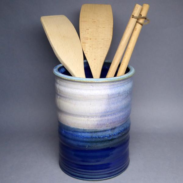 Utensil holder, cream and blue picture