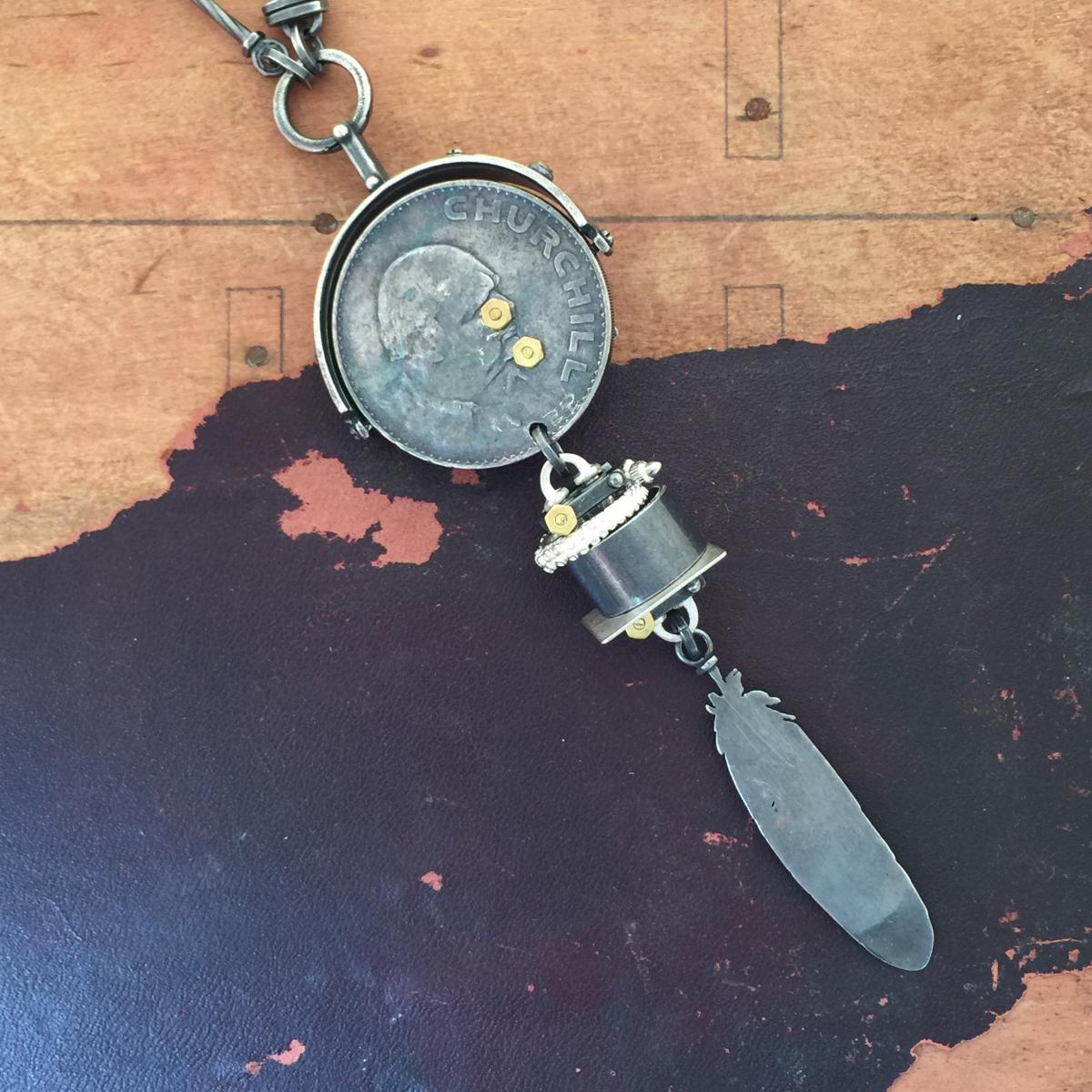 Queen Bee Cluster Necklace picture