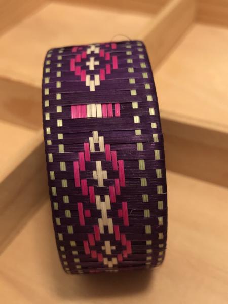 Medium Purple color Caña Flecha Bracelet