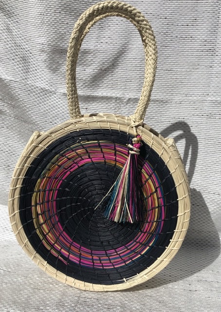 Round white Iraca Handmade purse