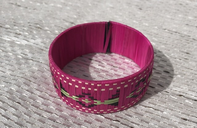 Medium Pink color Caña Flecha Bracelet picture