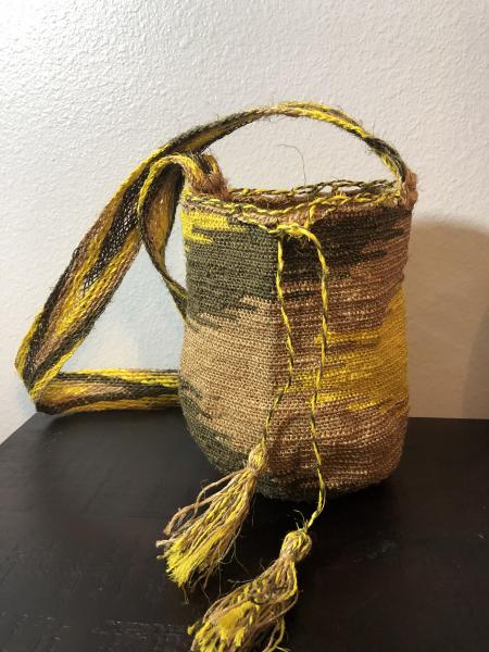 YELLOW-GRAY-CRUDE MOCHILA