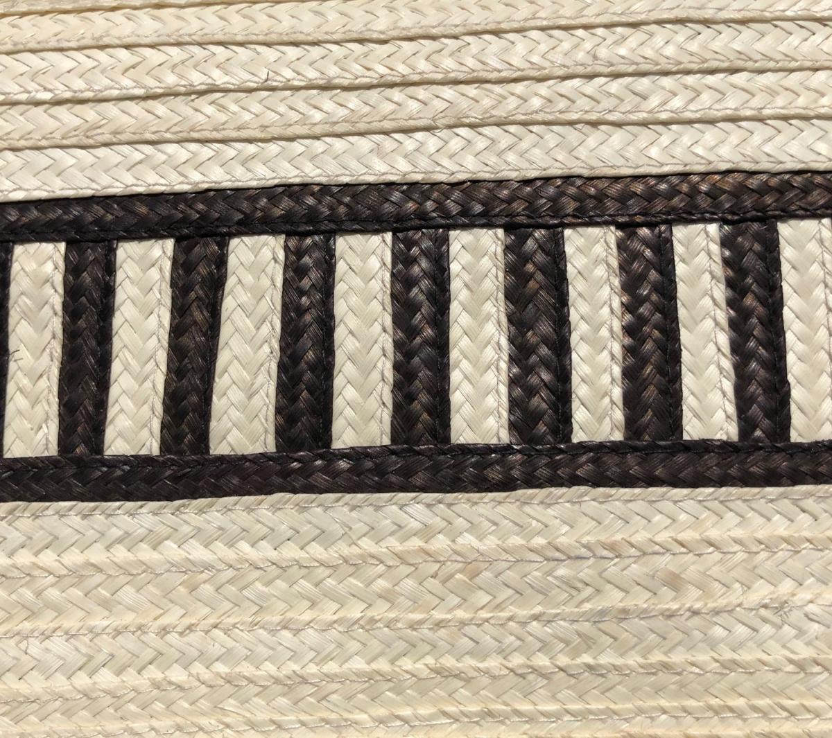 White Caña Flecha Envelope Clutch with strap picture