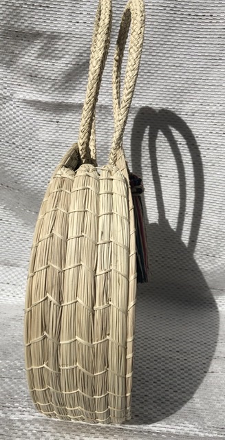 Round white Iraca Handmade purse picture