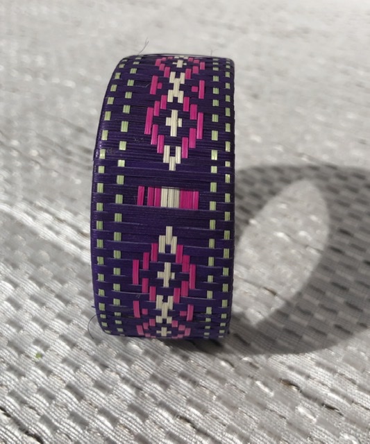 Medium Purple color Caña Flecha Bracelet picture