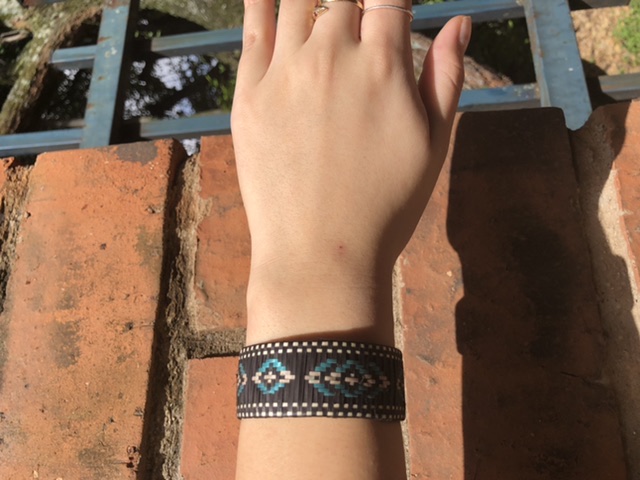 Medium Charcoal color Caña Flecha Bracelet picture