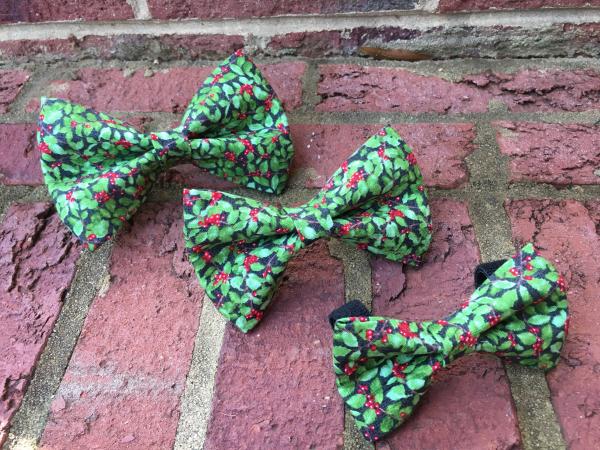 Holly Dog Bow Tie