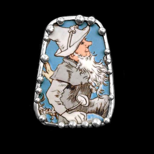 Snow White Plate Shard Pin/Pendant