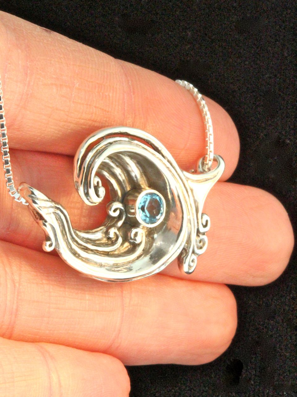 Rip Curl Wave Pendant with 5mm Gemstone - Silver picture