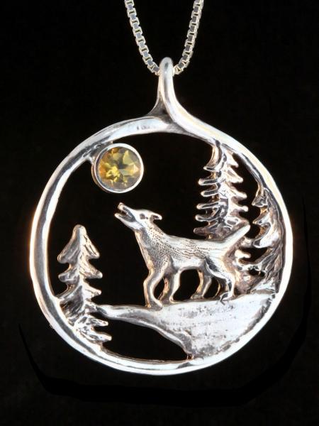 Lunar Wolf Song Pendant with Gemstone - Silver picture