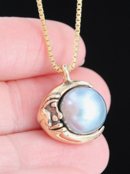 Moon Orb Pendant with South Sea Pearl - 14K gold picture