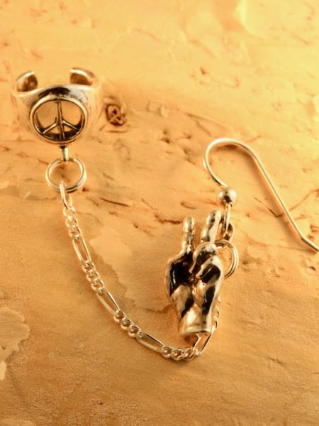 Peace Symbol Ear Cuff Bajoran - Silver picture