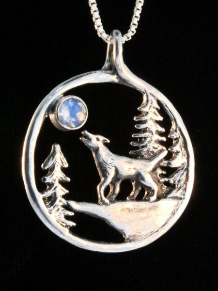 Lunar Wolf Song Pendant with Gemstone - Silver picture