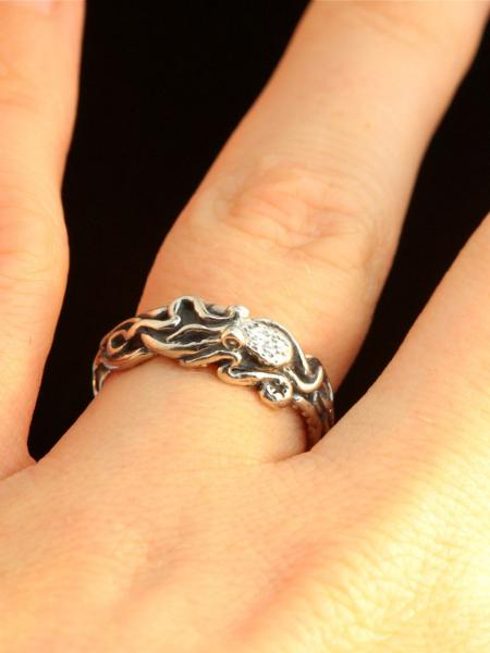 Tentacle Twist - Octopus Ring - Silver picture