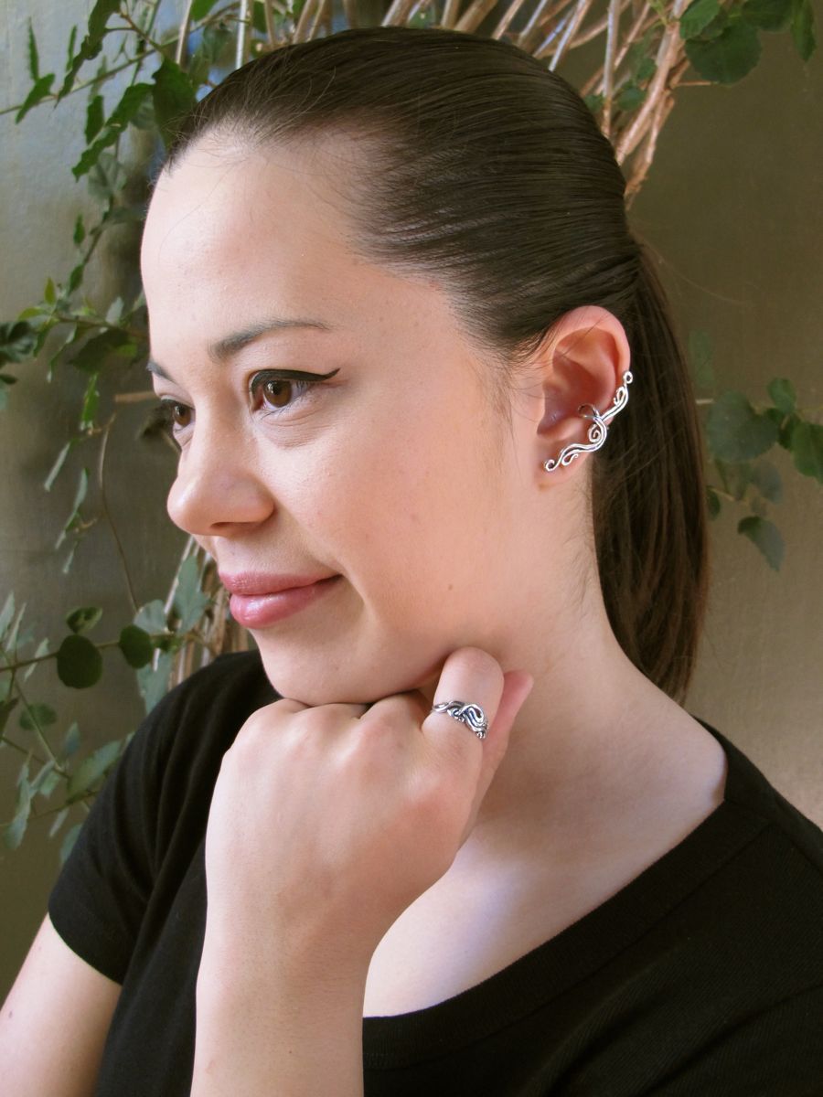 French Twist Ear Cuff - Silver picture