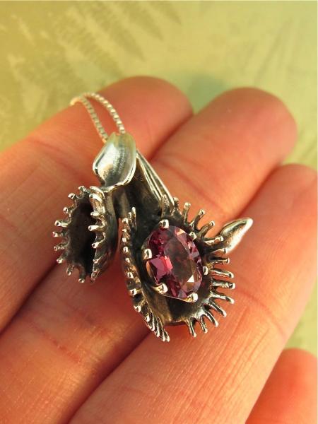 Venus Flytrap Pendant with Gemstone - Silver picture