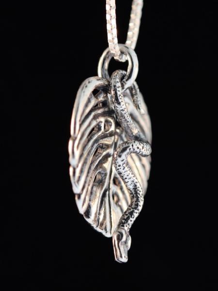 Monstera Leaf with Jungle Jewel Charms - Silver picture