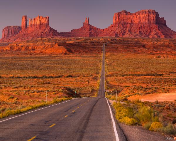 MONUMENT VALLEY SUNRISE