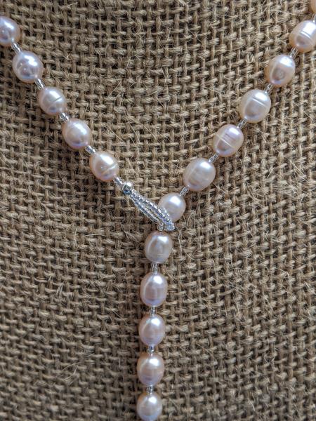 Pearl Y-necklace (light pink and silver beads)