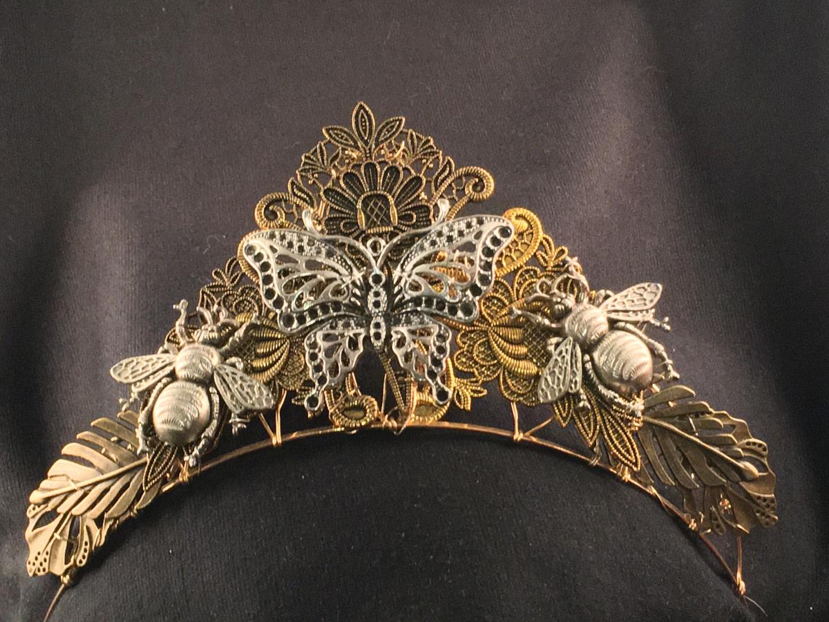 Insects and leaves picture