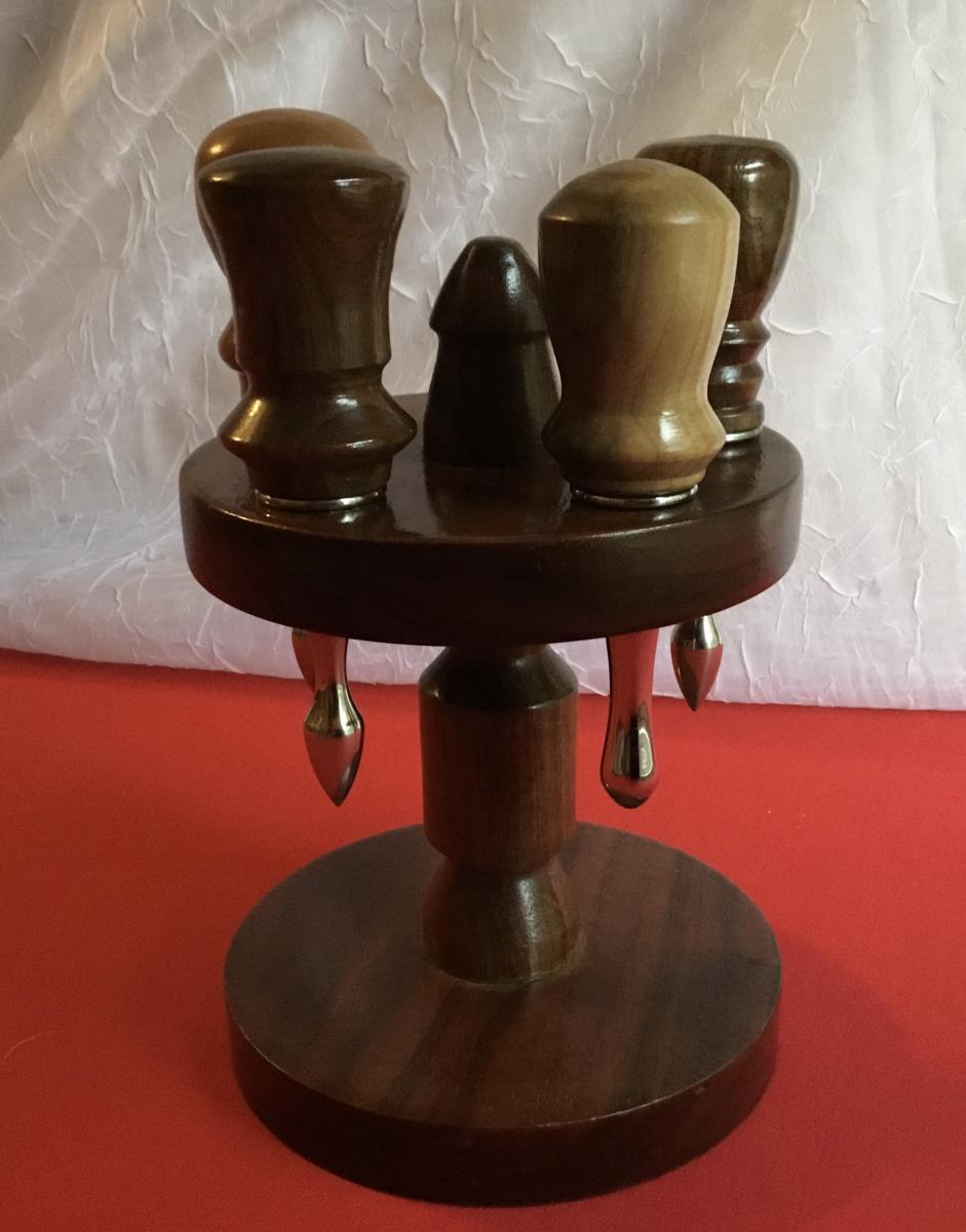 Bottle Stopper Stand picture