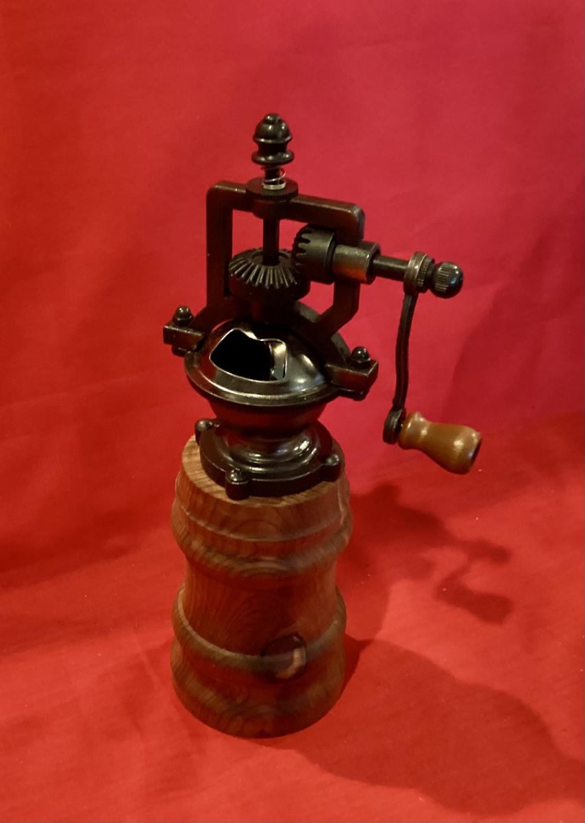 Cedar Pepper Mill picture