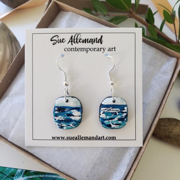 ROUNDED SQUARE OCEAN DANGLES