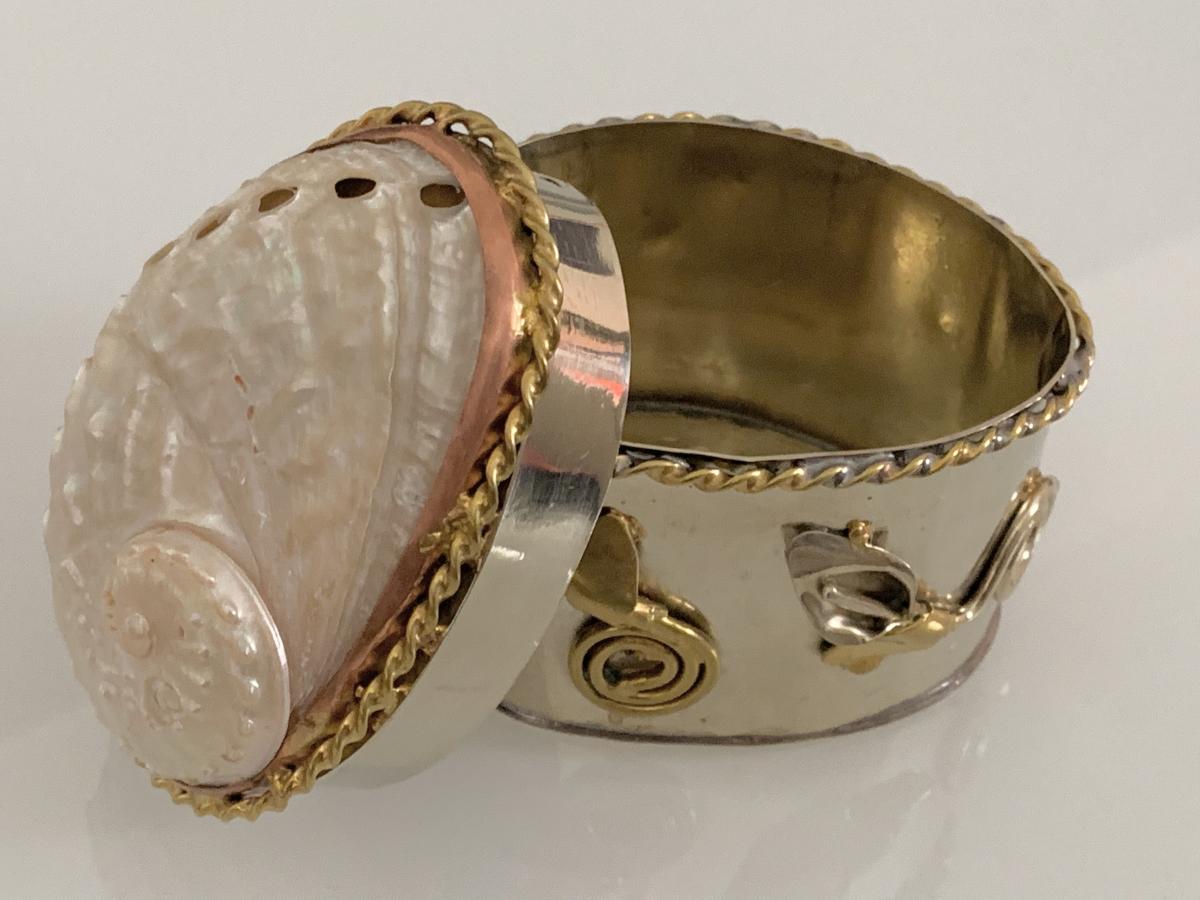 Memory box with natural shell picture