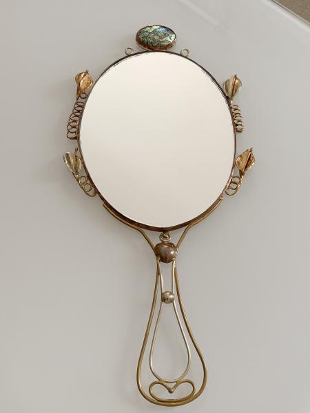 Hand mirror with abalone picture