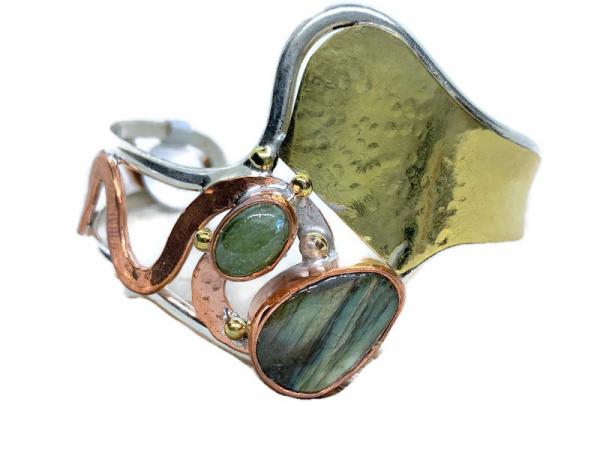 Cuff bracelet with labradorite stone picture